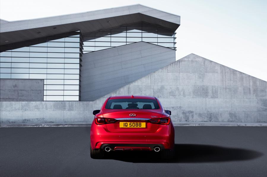  Infiniti Q50 Red Sport 400 2017 года  (WW) (фото 9 из 41)
